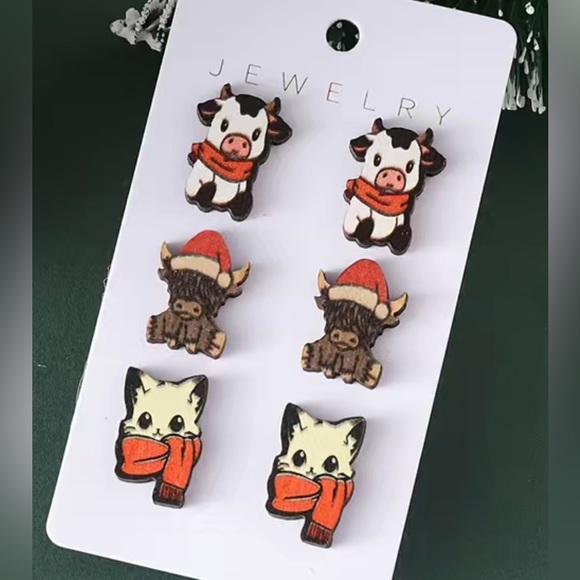 Christmas Earrings Cow Bull Cat earrings Wood Stud Christmas earrings in box - Picture 2 of 4